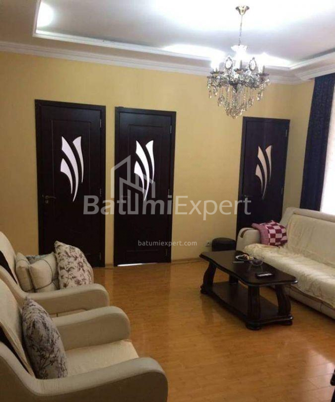 דירה 98 מ"ר - זוראבה גורגילדזה, Batumi, גאורגיה