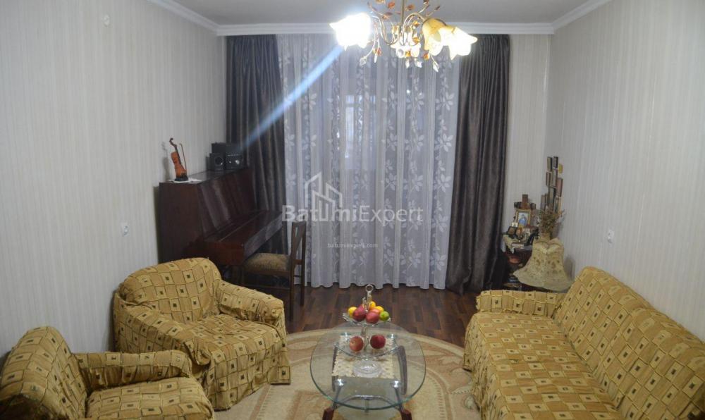 דירה 100 מ"ר - זוראבה גורגילדזה, Batumi, גאורגיה
