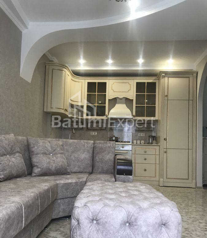 דירה 39 מ"ר - ניקו פירוסמני, Batumi, גאורגיה