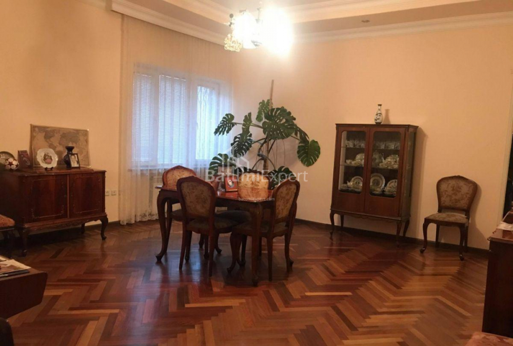 דירה 120 מ"ר - זוראבה גורגילדזה, Batumi, גאורגיה