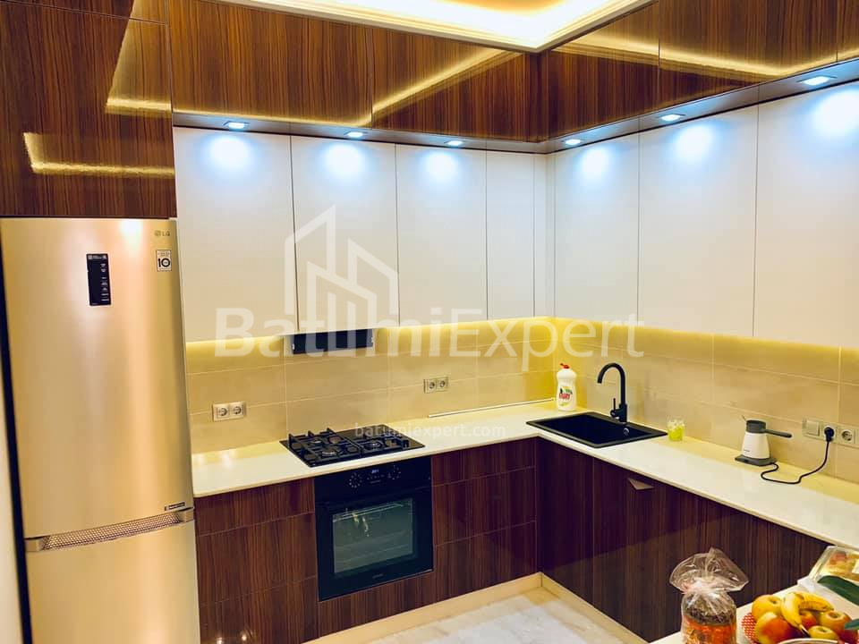 דירה 102 מ"ר - איליה צ'בצ'וואדזה, Batumi, גאורגיה