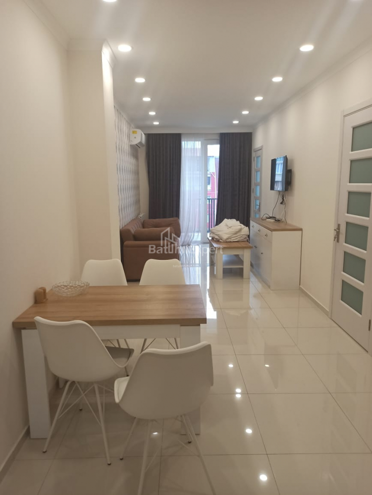 דירה 68 מ"ר - וכטנג גורגסלי, בטומי, גאורגיה