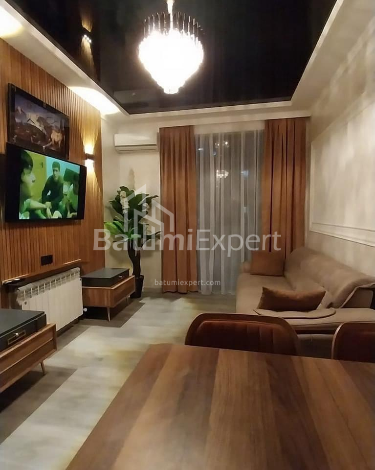 דירה 51 מ"ר - ניקו פירוסמני, Batumi, גאורגיה