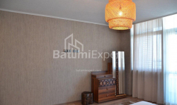 דירה 82 מ"ר - ניקו פירוסמני, Batumi, גאורגיה