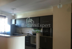 דירה 80 מ"ר - פיטר צ'ייקובסקי, Batumi, גאורגיה