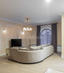 דירה 4-комн 140 m² - יוריבסקאיה, Batumi
