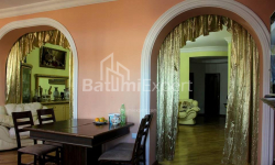 דירה 5-комн 135 m² - יוריבסקאיה, Batumi
