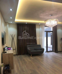 דירה 4-комн 110 m² - יוריבסקאיה, Batumi