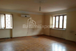 דירה 3-комн 92 m² - 26 במאי, Batumi