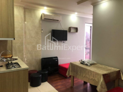 דירה 32 מ"ר - גלאקציה טבידזה, Batumi, גאורגיה