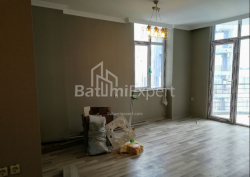 דירה 72 מ"ר - ניקו פירוסמני, Batumi, גאורגיה