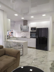 דירה 3-комн 75 m² - ניקו פירוסמני, Batumi