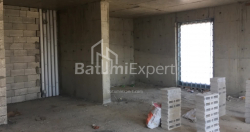 דירה 74.7 מ"ר - שריף חימשיאשווילי, בטומי, גאורגיה